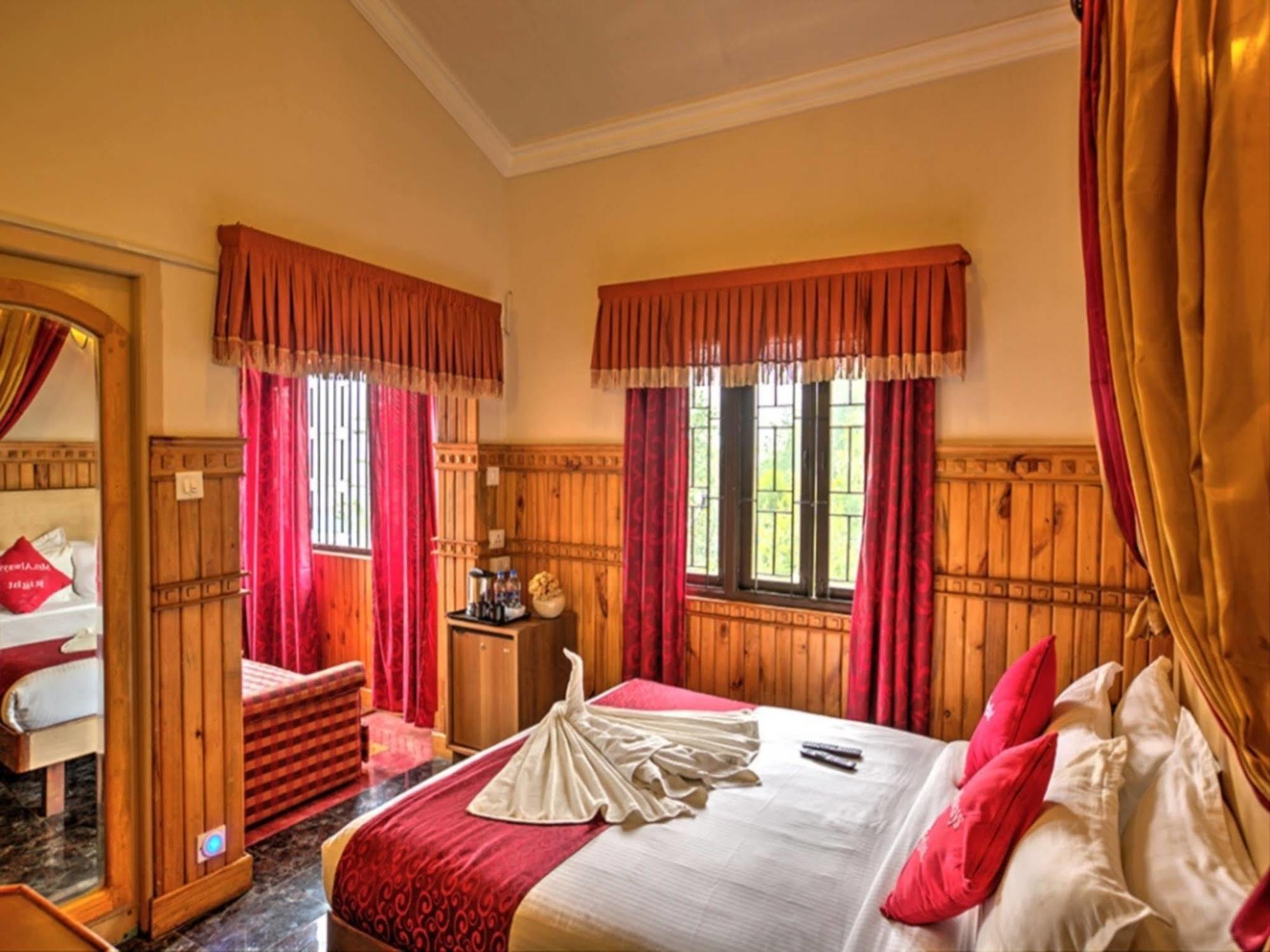 Pine Borough Inn Kodaikanal Eksteriør bilde